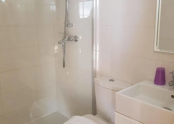 Otel L'eros Aya Napa
