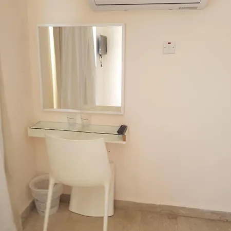 L'eros * Ayia Napa