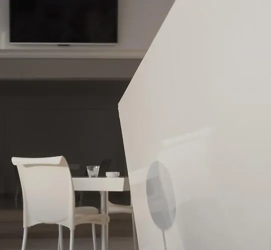 L'eros * Ajía Nápa