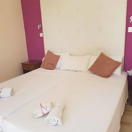 ホテル L'eros アヤナパ